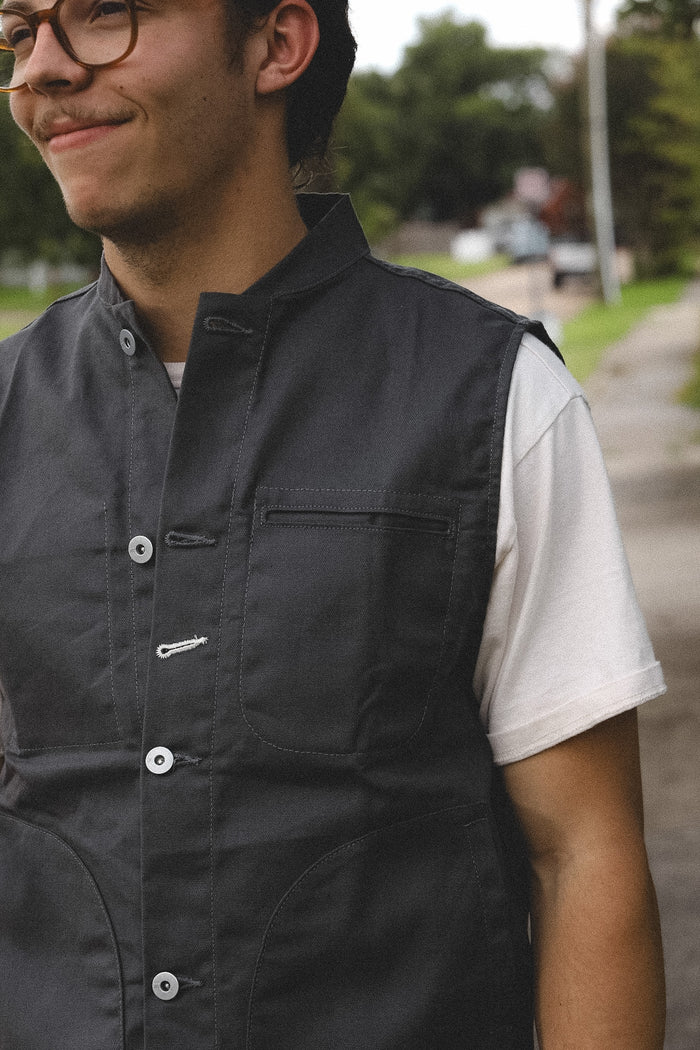Rogue Territory Supply Vest Dry Wax Canvas- Gray