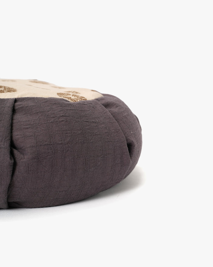 Kiriko Original Meditation Pillow, Two-Tone Zafu, Grey with Cream Kumo Shibori