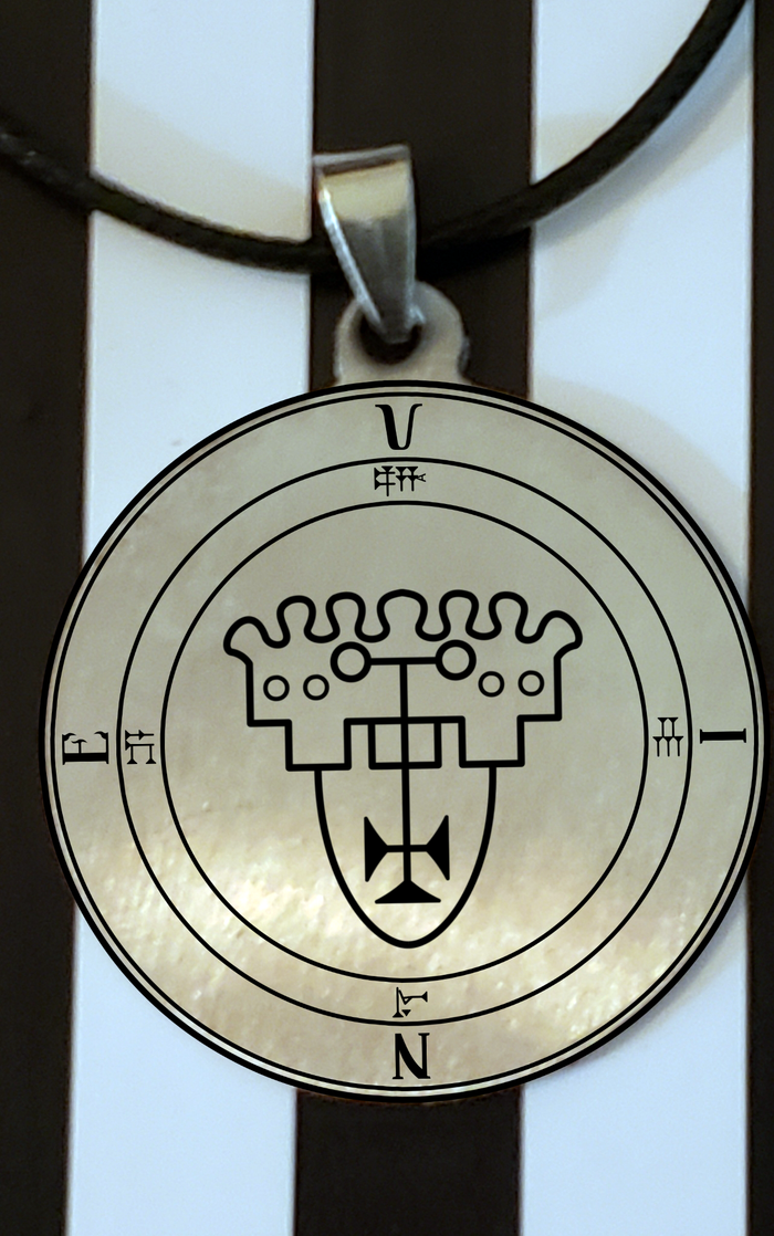 vine evocation pendant